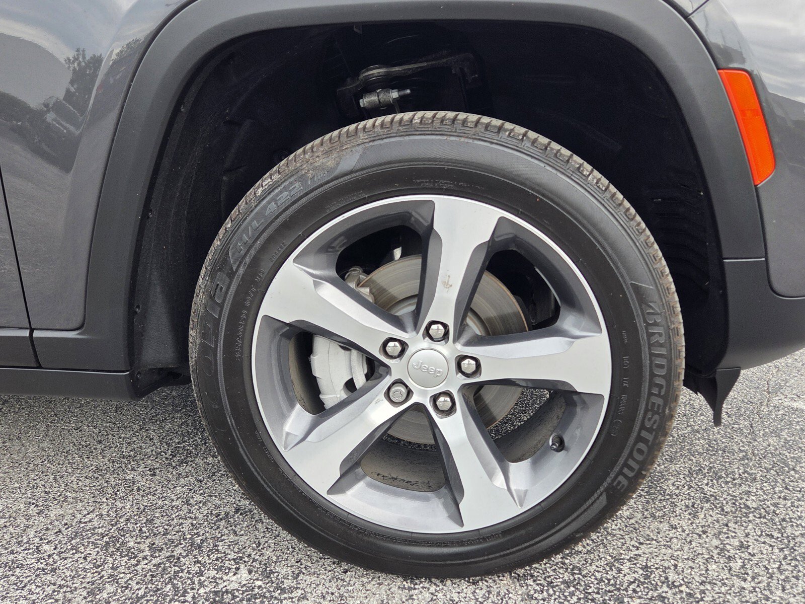 Used 2025 Jeep Grand Cherokee Limited AWD/4WD image 9