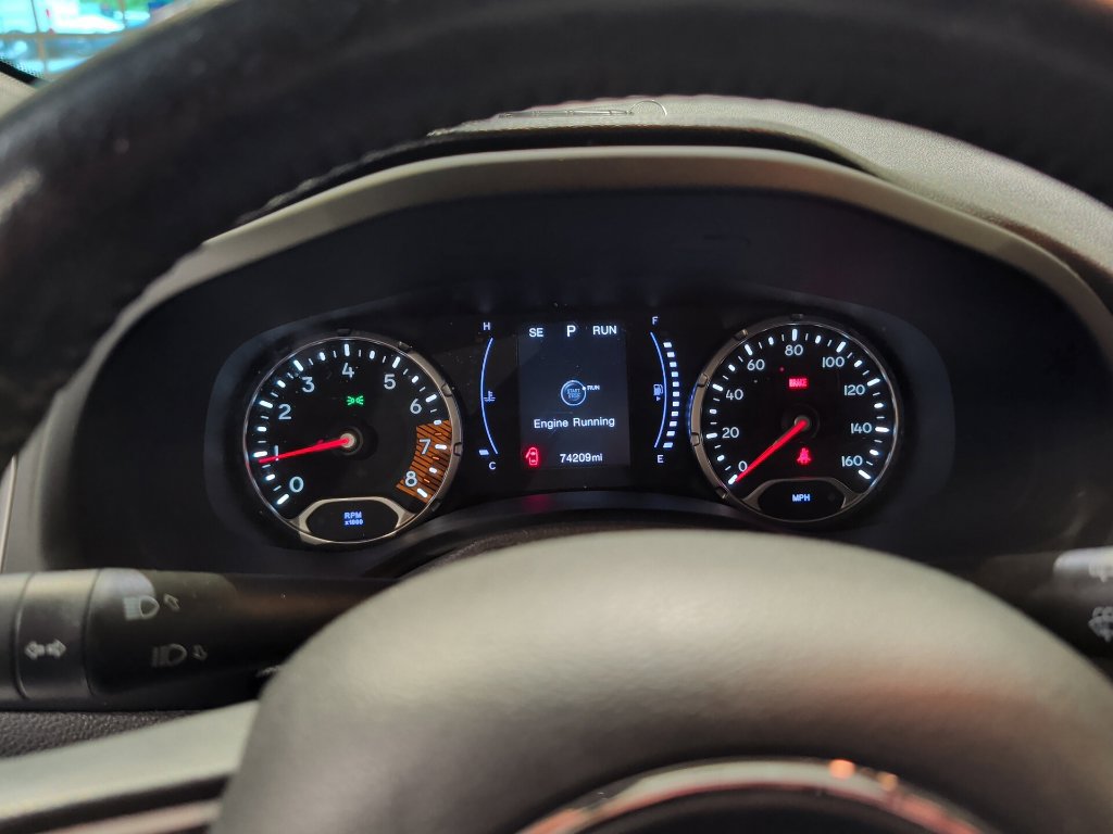 Used 2019 Jeep Renegade Latitude w/ Cold Weather Group AWD/4WD image 4