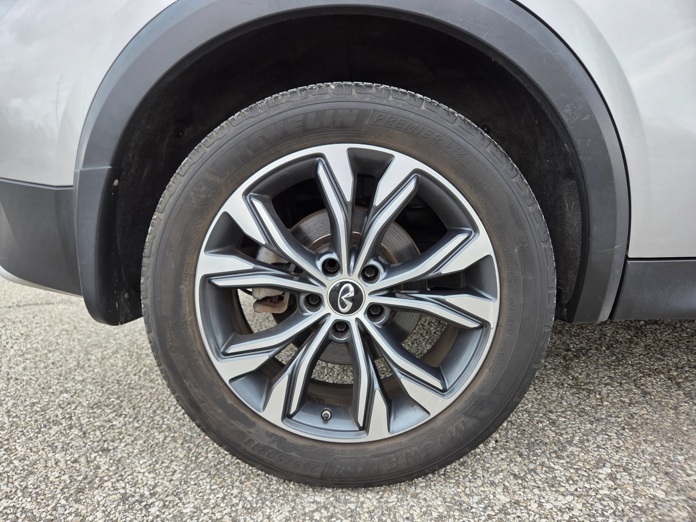 Used 2018 INFINITI QX30 AWD image 10