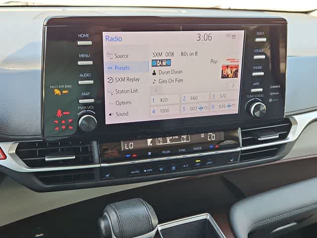Used 2023 Toyota Sienna XLE FWD image 23