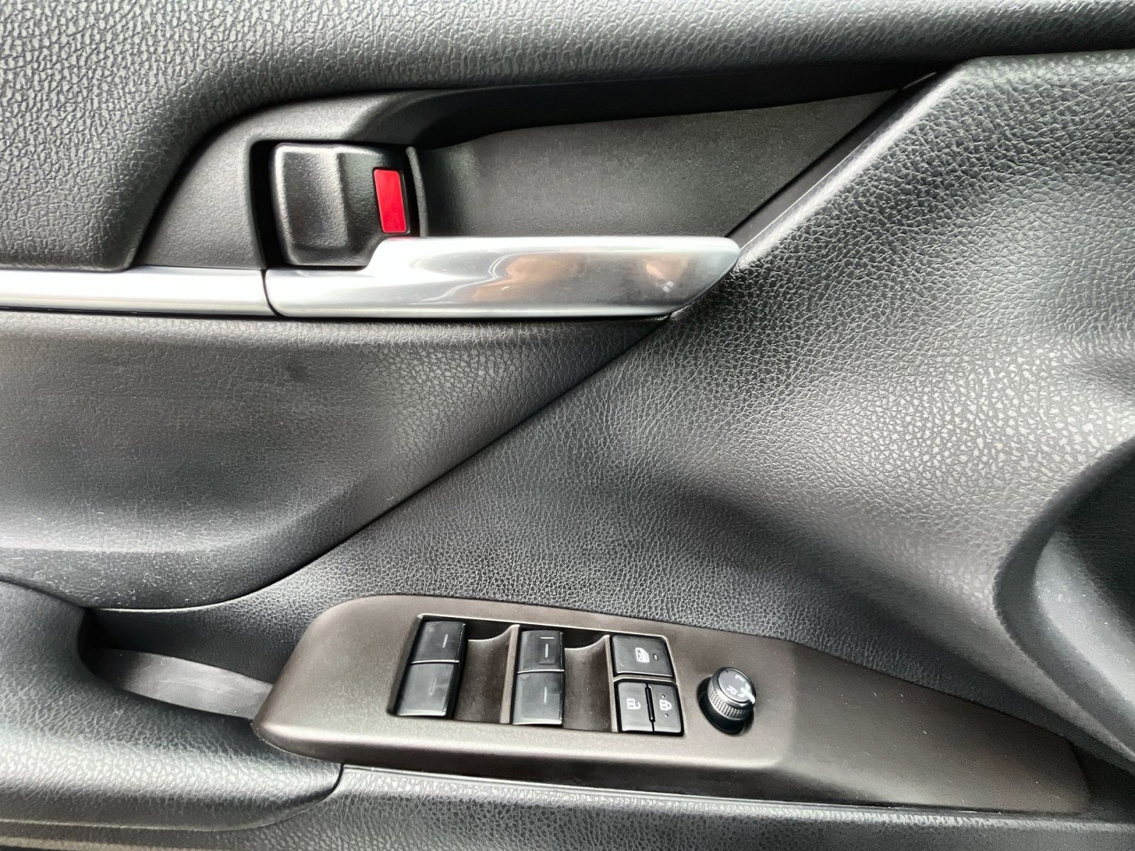 Used 2023 Toyota Camry SE image 15