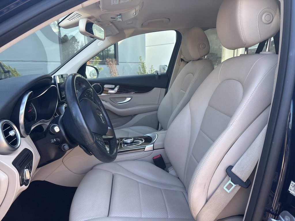 Used 2019 Mercedes-Benz GLC 300 4MATIC image 44
