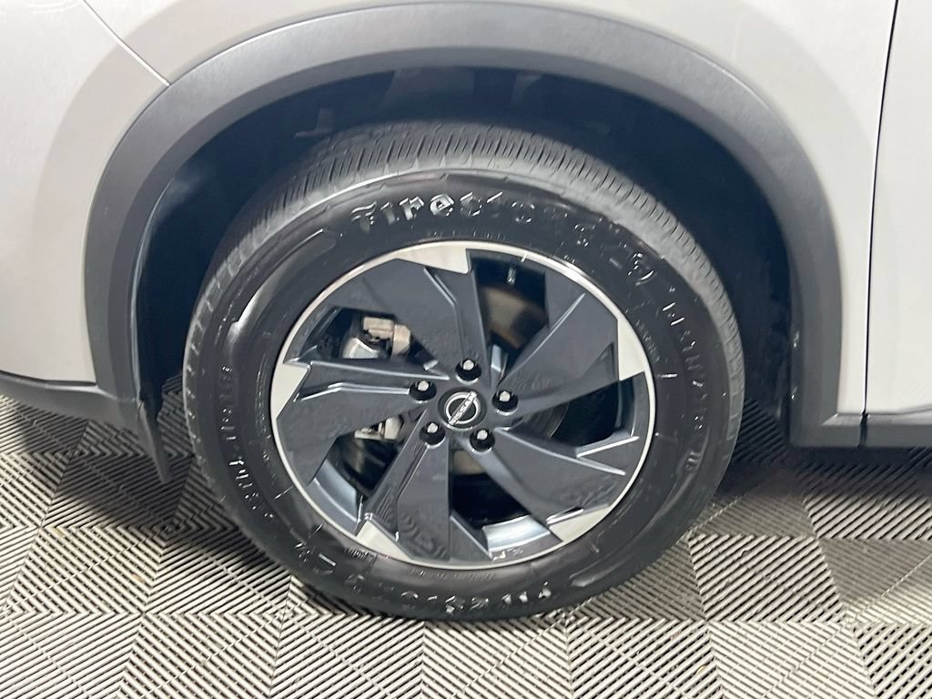 Used 2025 Nissan Rogue SV AWD/4WD image 26