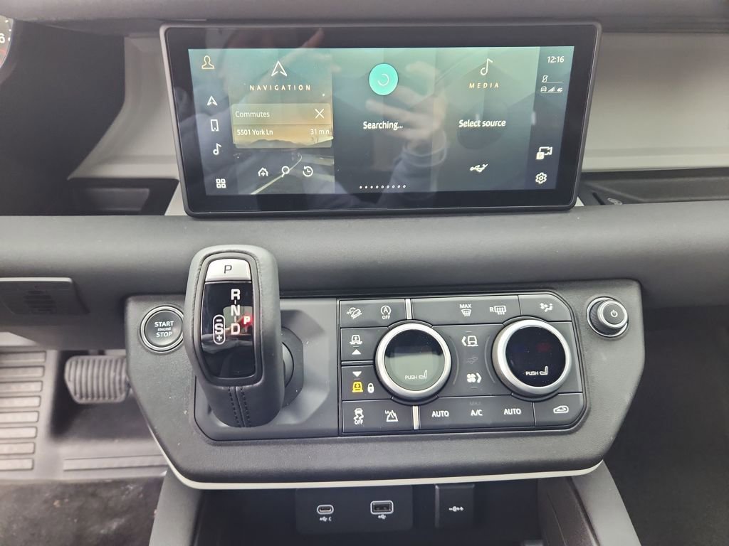 Used 2023 Land Rover Defender 110 X-Dynamic SE image 15