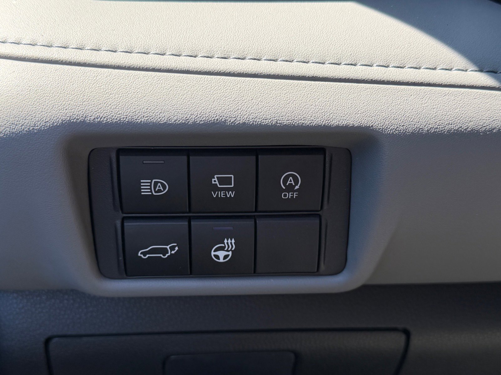 Used 2023 Toyota Highlander Platinum FWD image 12