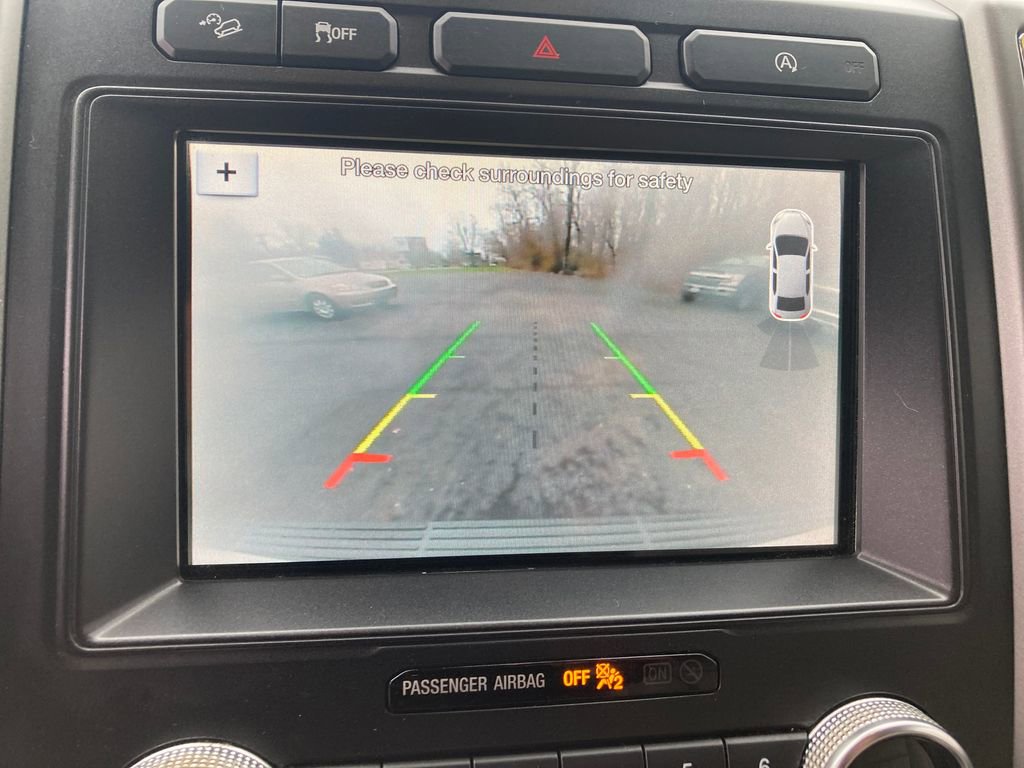 Used 2019 Ford Expedition XLT w/ Equipment Group 202A AWD/4WD image 24