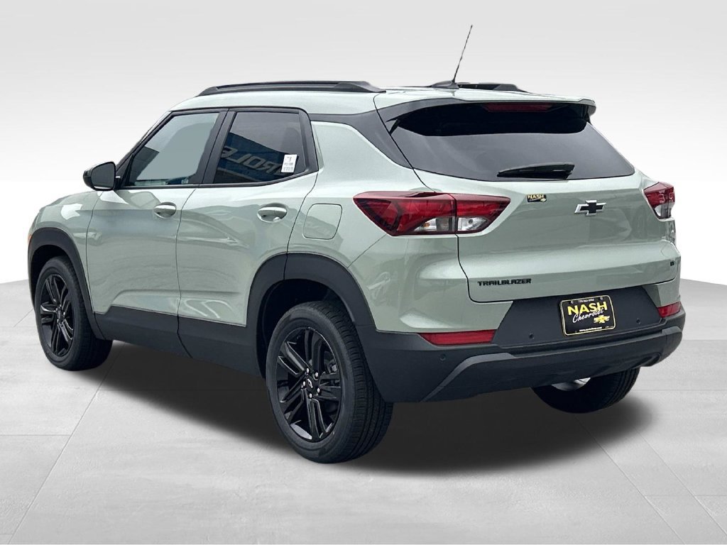 New 2026 Chevrolet TrailBlazer LT w/ Midnight Edition FWD image 5