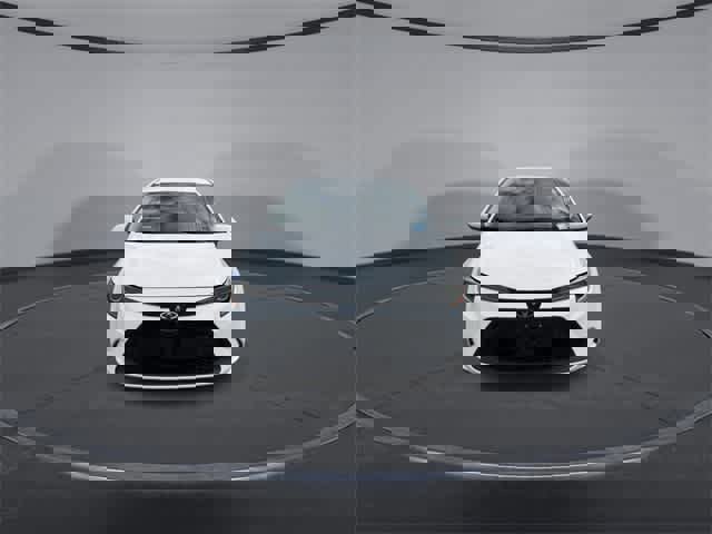 Used 2022 Toyota Corolla LE image 3