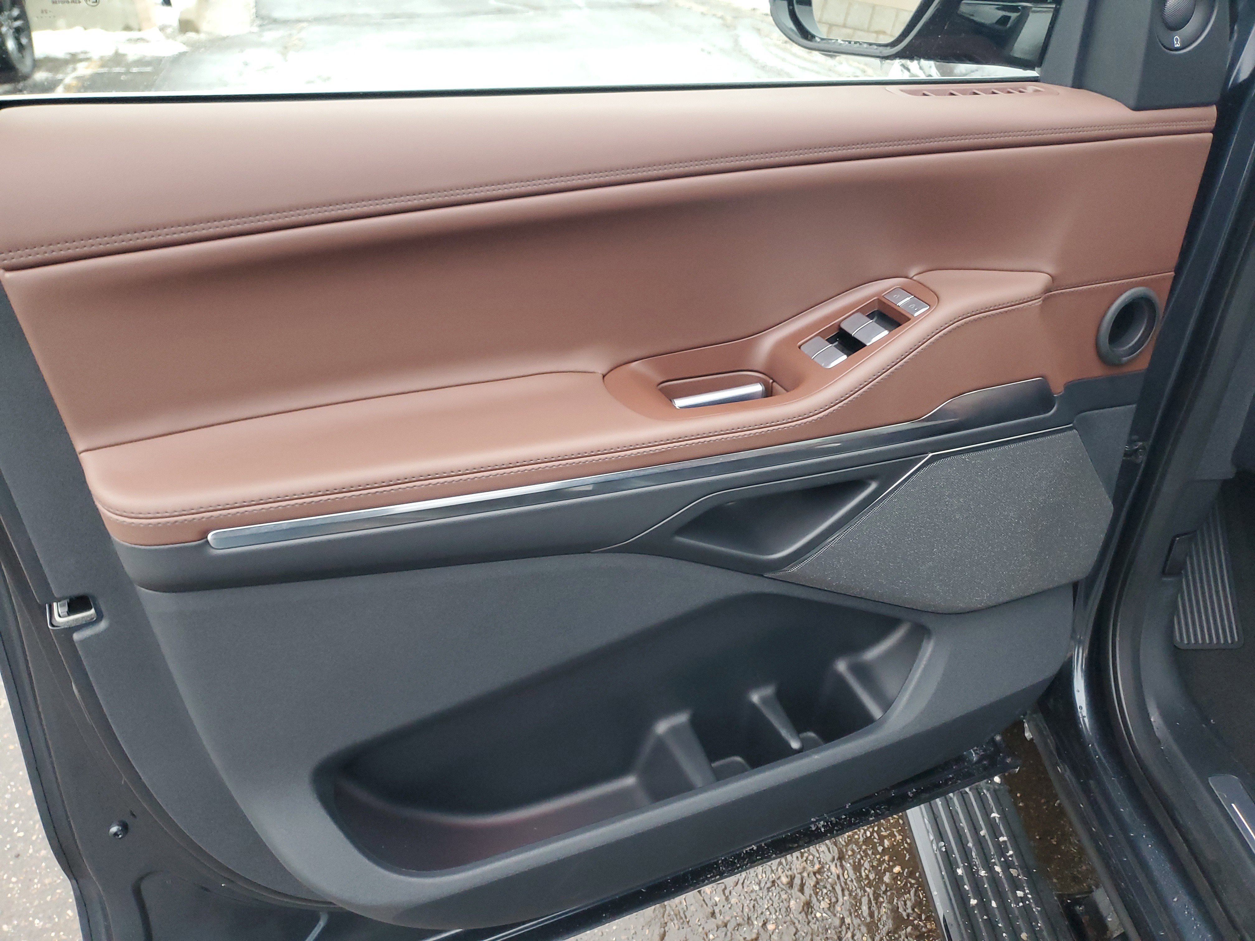 Certified 2025 Lincoln Navigator Reserve image 10