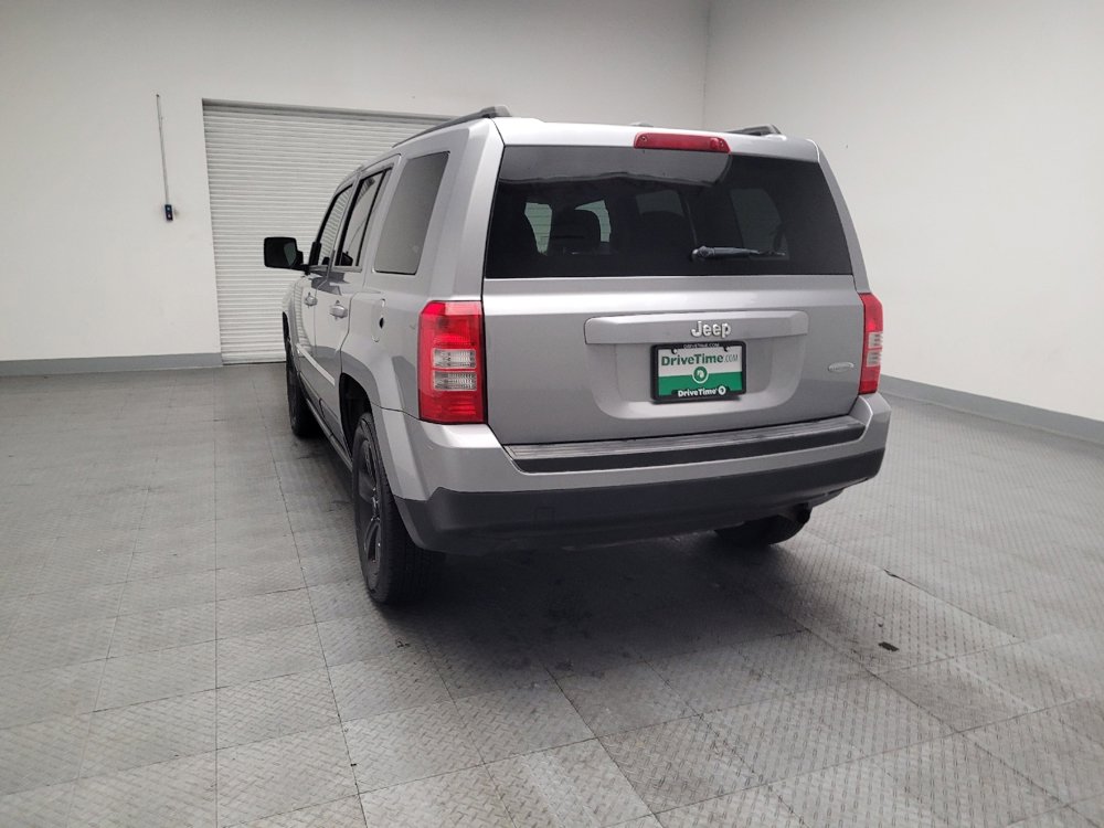 Used 2017 Jeep Patriot Latitude FWD image 6
