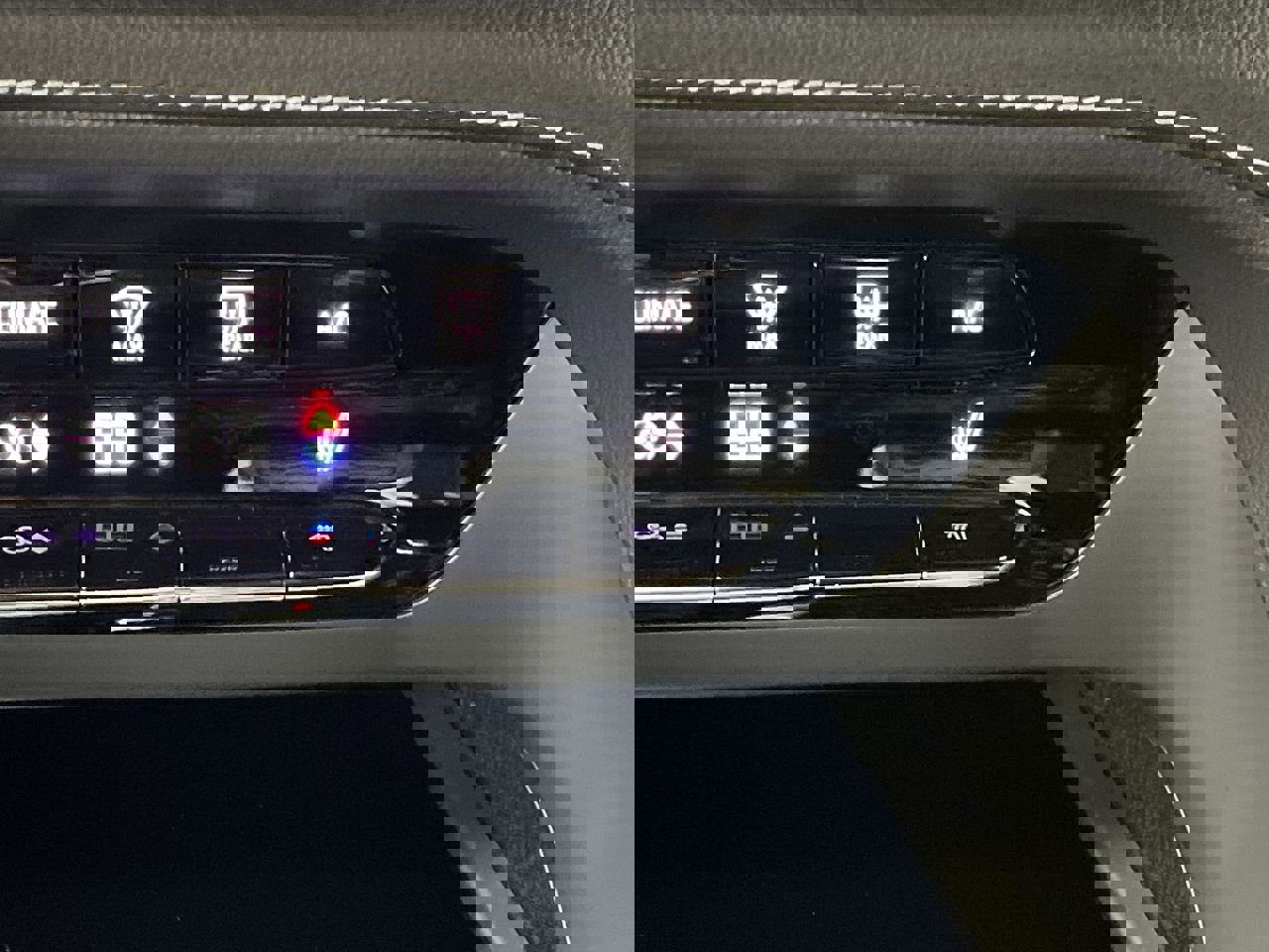 Certified 2023 Buick Envision Preferred w/ Sport Touring Package image 23