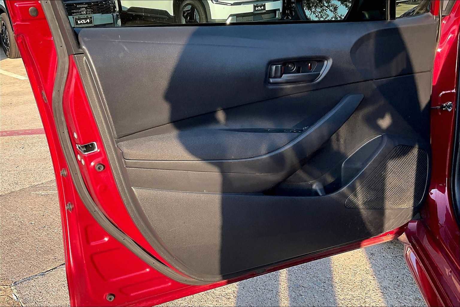 Used 2022 Toyota Corolla LE image 27