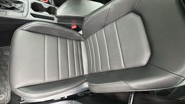 Used 2022 Volkswagen Jetta SE image 23