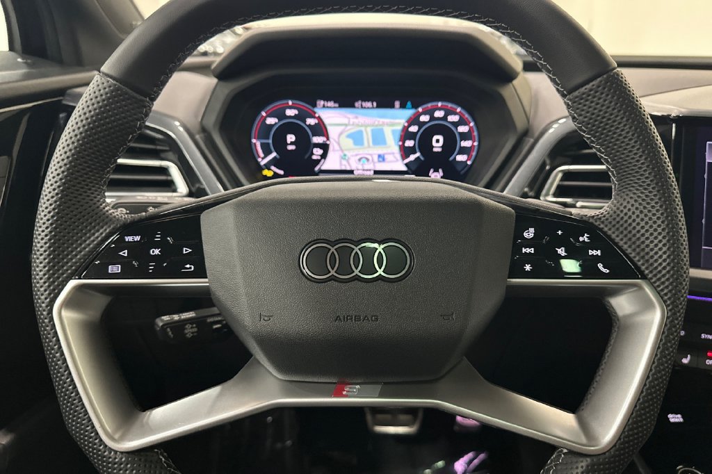 Used 2025 Audi Q4 e-tron Premium Plus AWD/4WD image 27