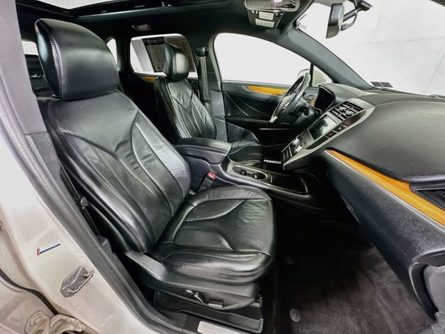 Used 2018 Lincoln MKC Select w/ Select Plus Package AWD/4WD image 32