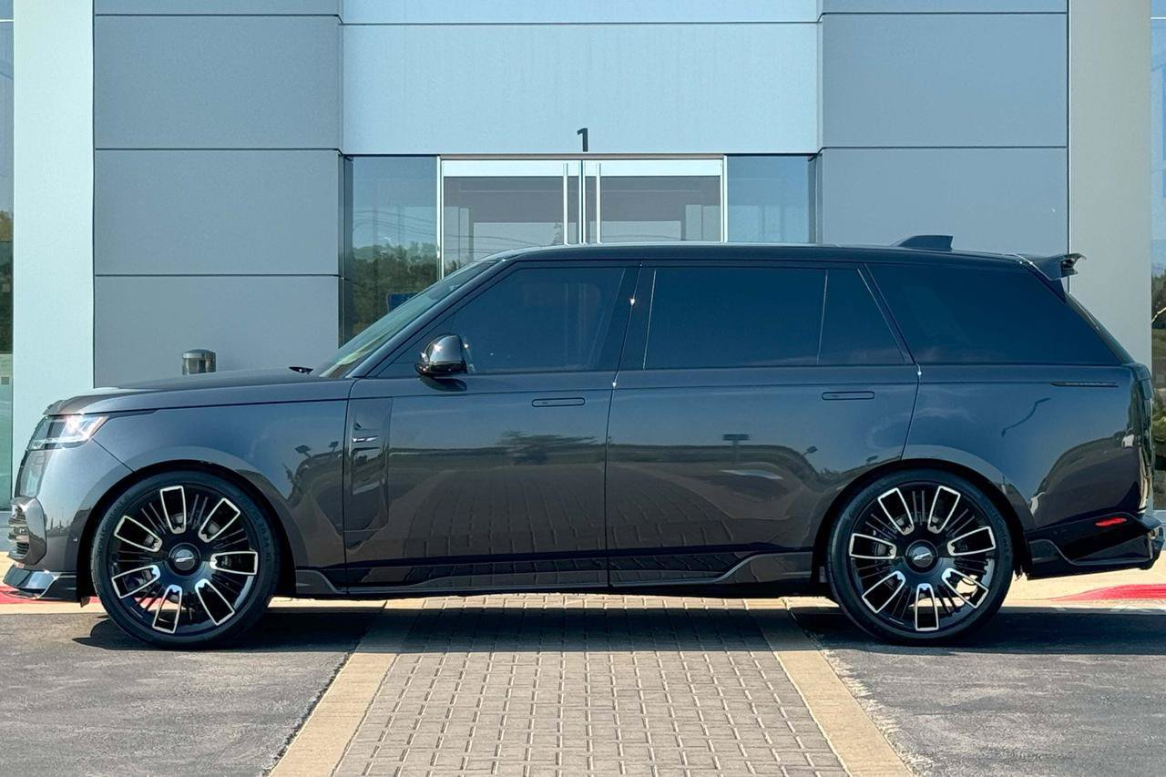 Used 2024 Land Rover Range Rover Long Wheelbase Autobiography AWD/4WD image 4
