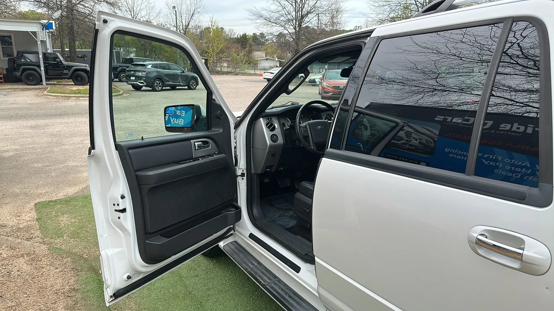 Used 2013 Ford Expedition EL Limited image 15