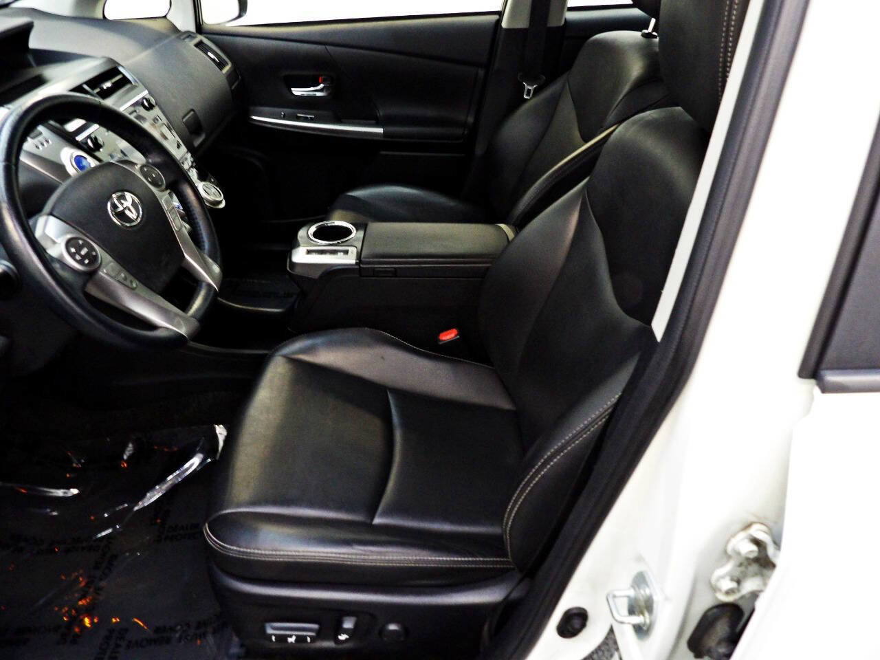 Used 2015 Toyota Prius V Four FWD image 8