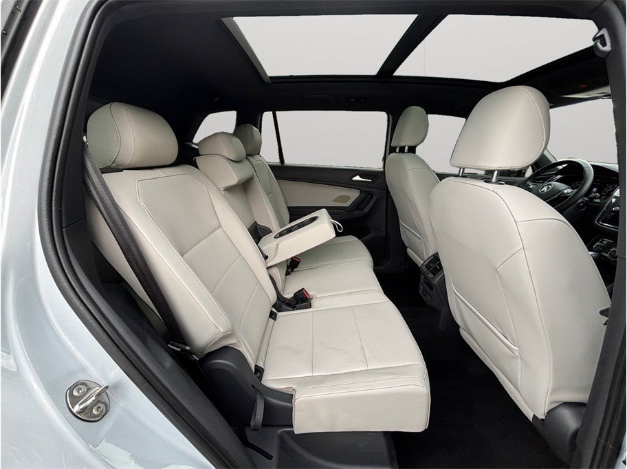 Used 2019 Volkswagen Tiguan SEL R-Line FWD image 42