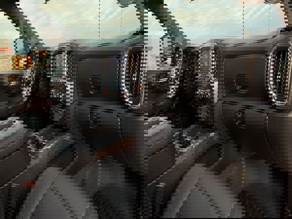 Used 2022 GMC Sierra 1500 SLT w/ SLT Convenience Package image 33