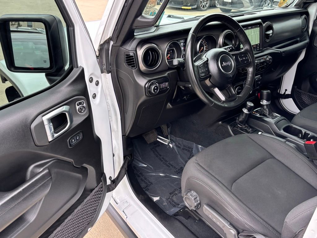 Used 2022 Jeep Gladiator Willys image 11