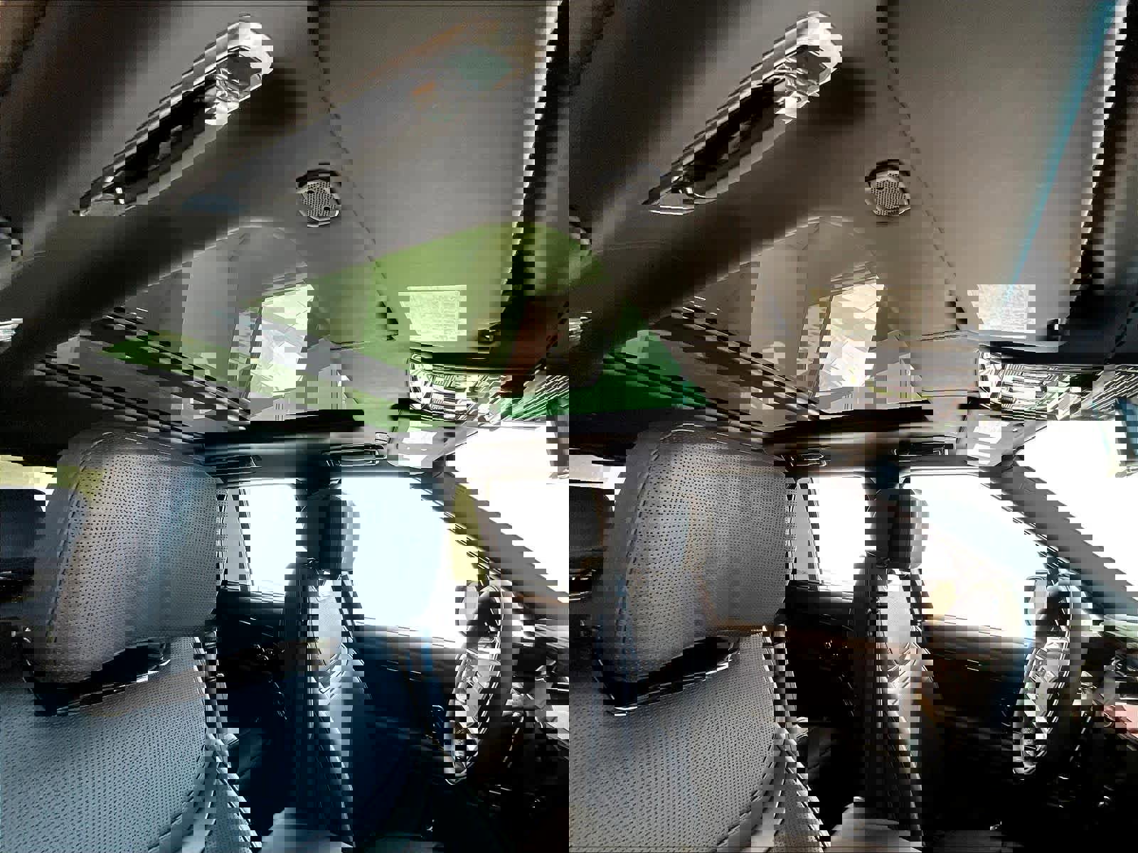 New 2026 Land Rover Range Rover SV image 26