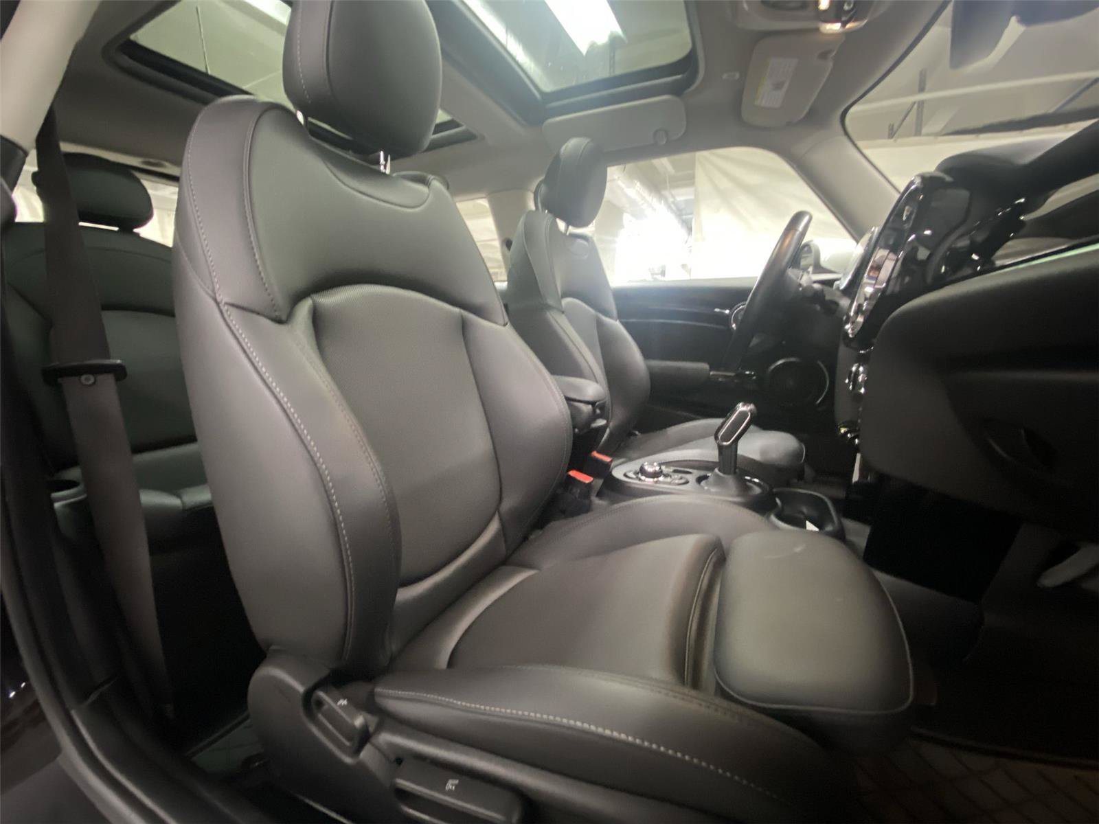 Certified 2024 MINI Cooper SE FWD image 30