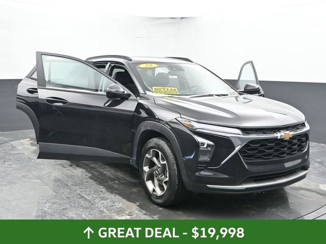 Used 2025 Chevrolet Trax LT image 52