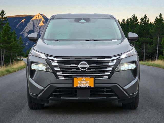 Used 2025 Nissan Rogue SV image 3