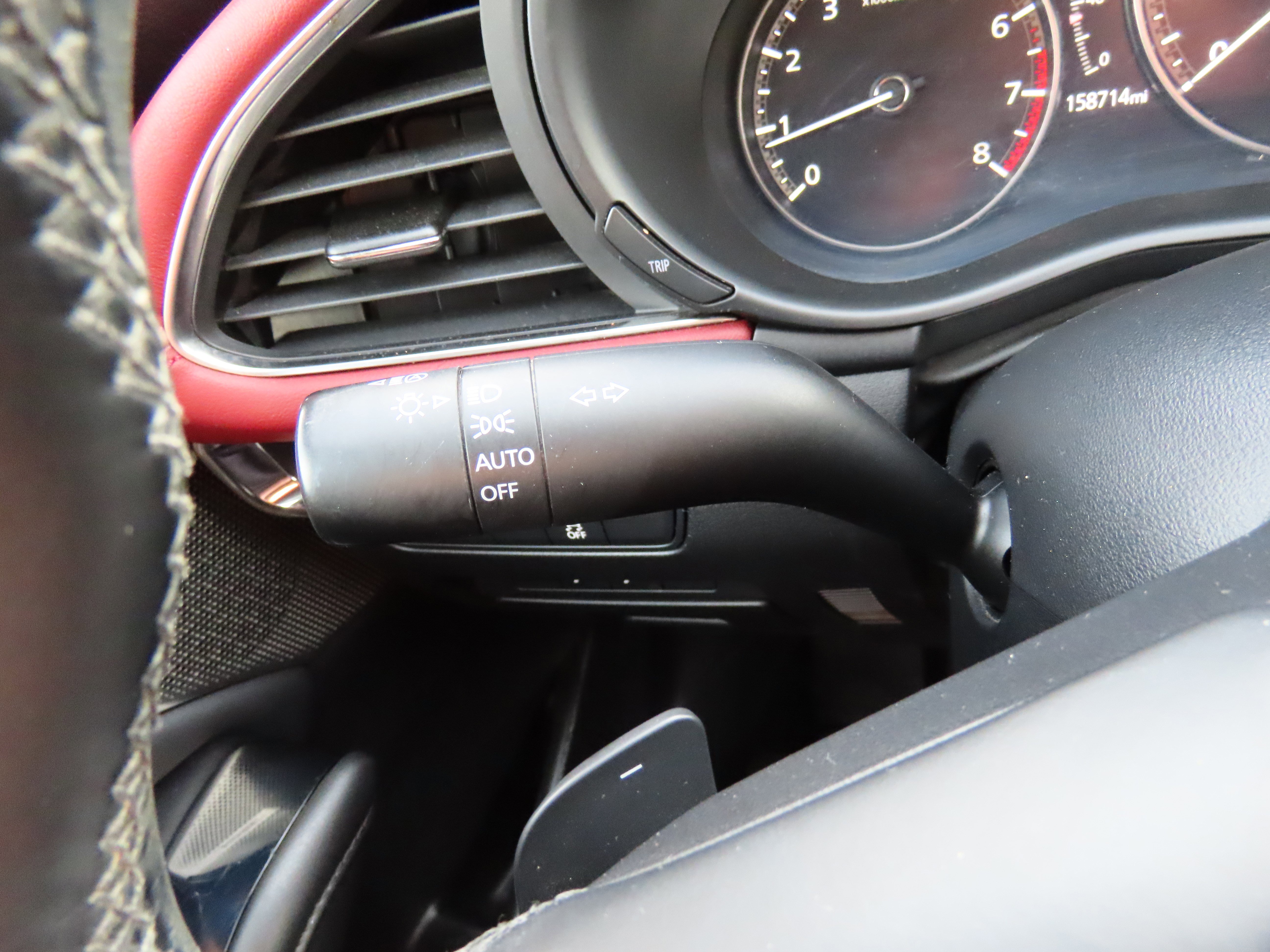 Used 2019 MAZDA MAZDA3 Hatchback w/ Premium Package image 34