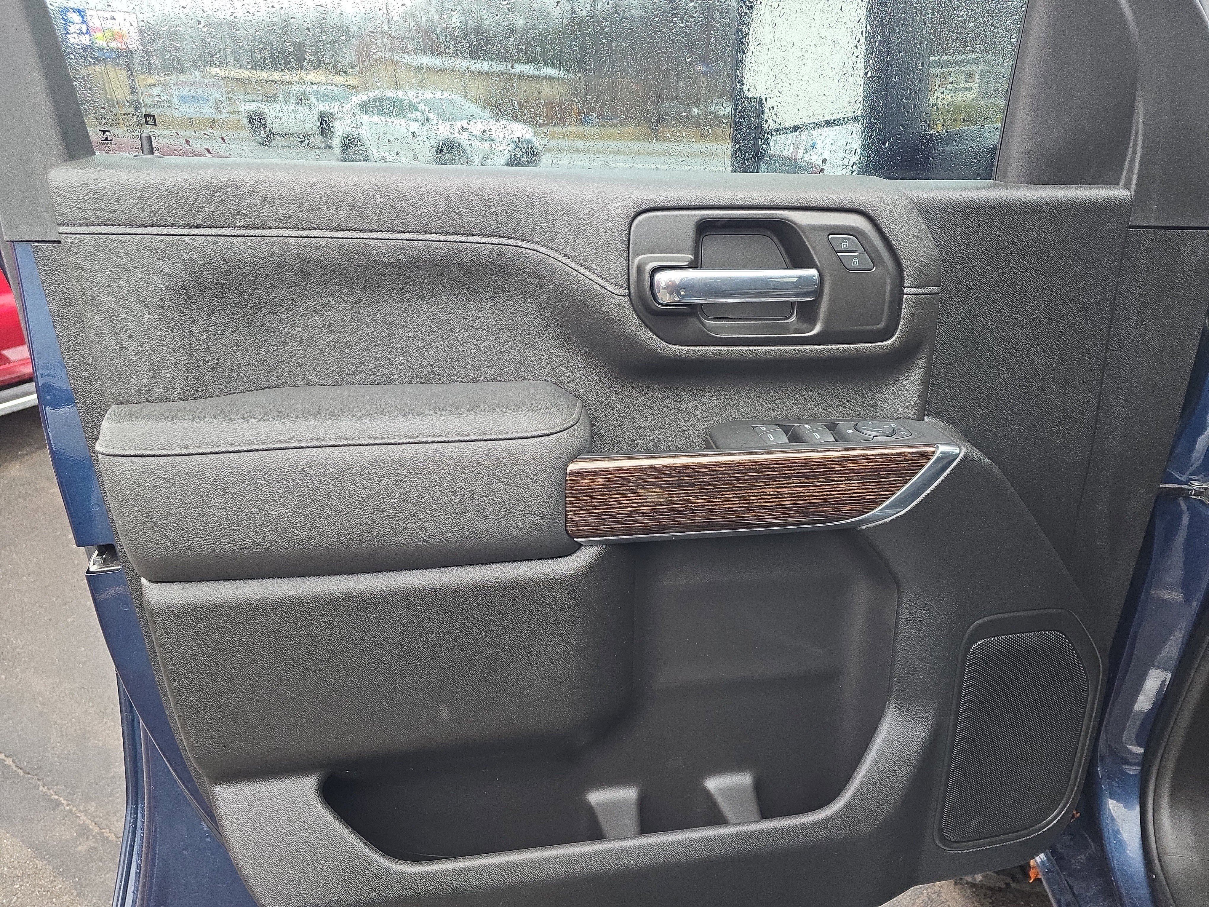 Used 2022 GMC Sierra 2500 SLE w/ SLE Value Package; image 17