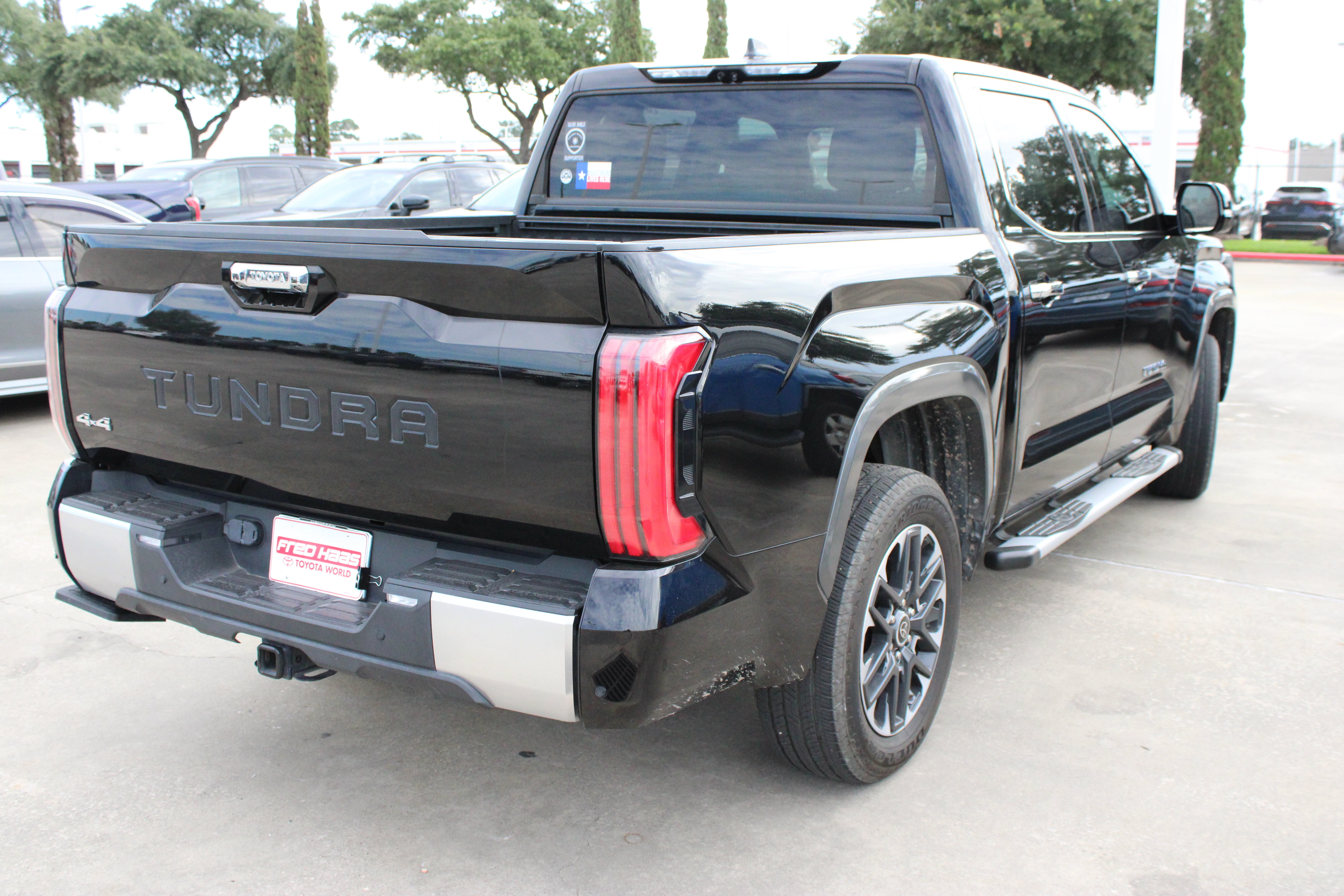 Used 2023 Toyota Tundra Limited AWD/4WD image 11