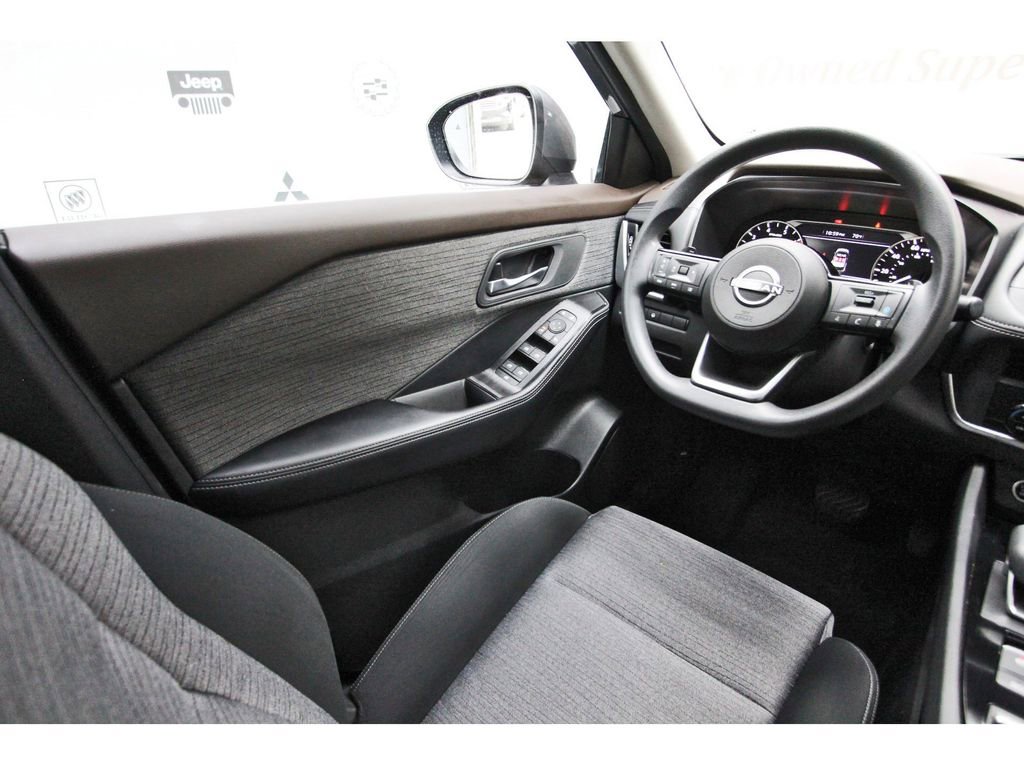 Used 2023 Nissan Rogue SV FWD image 6
