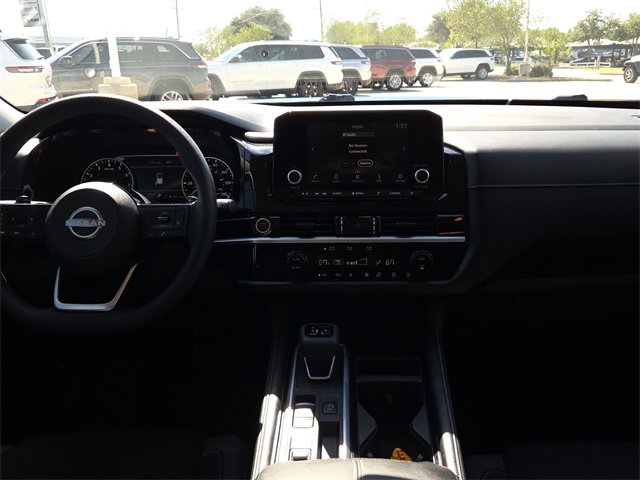 Used 2022 Nissan Pathfinder S image 10
