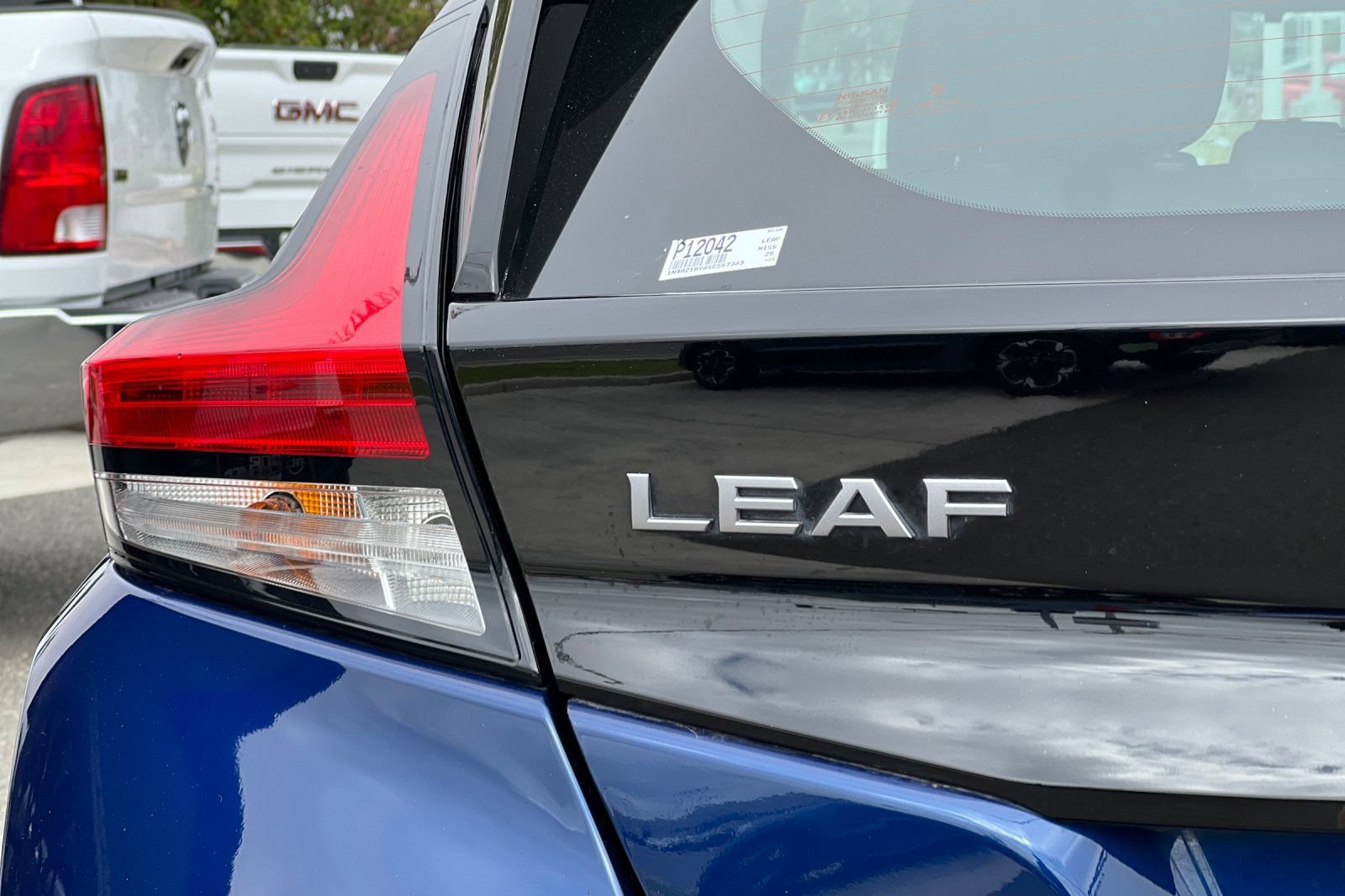 Certified 2025 Nissan Leaf S FWD image 33