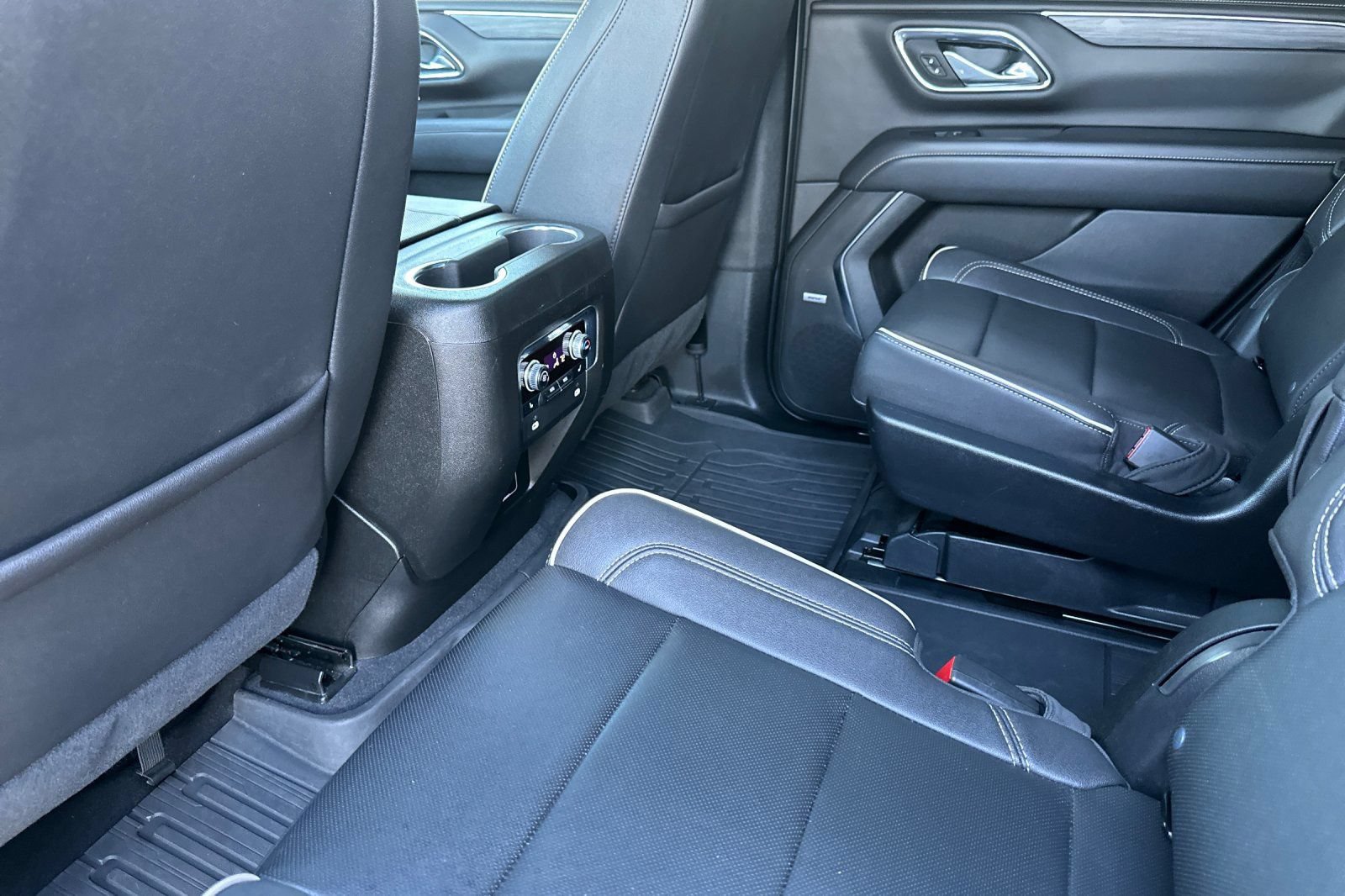 Certified 2023 GMC Yukon SLT w/ SLT Premium Package RWD image 13