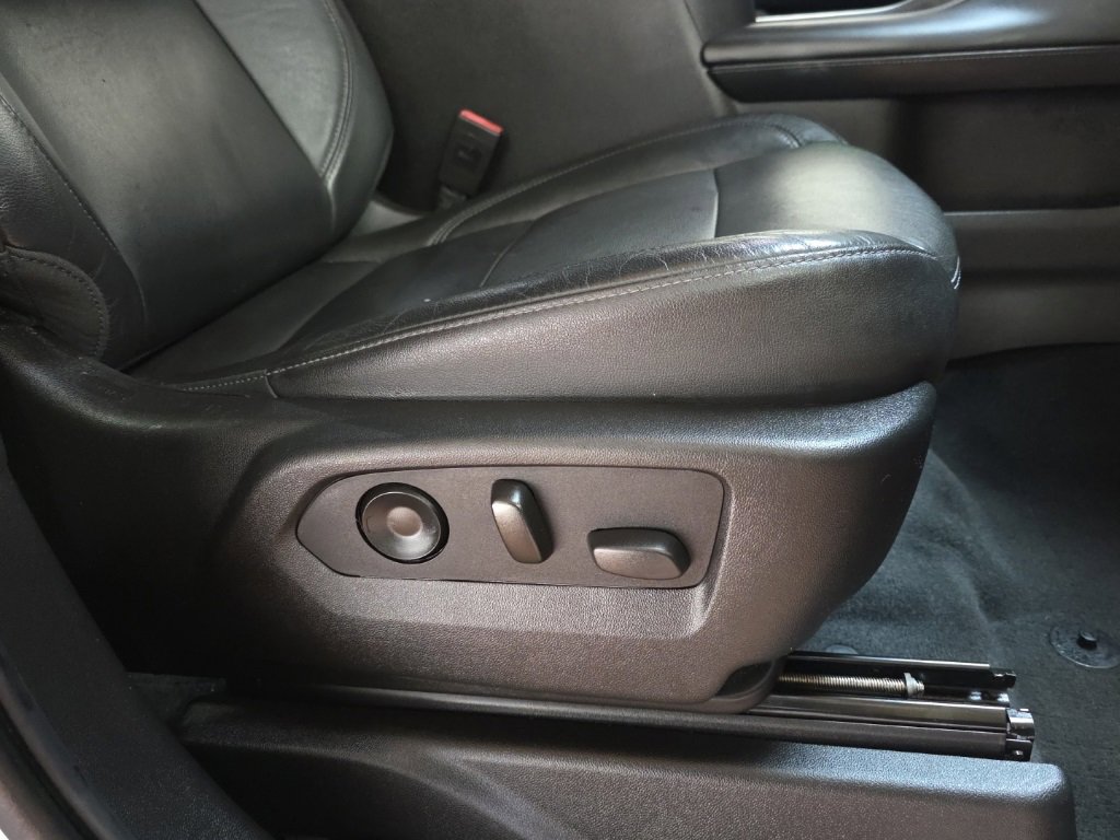 Used 2021 Chevrolet Tahoe Z71 w/ Z71 Signature Package image 13