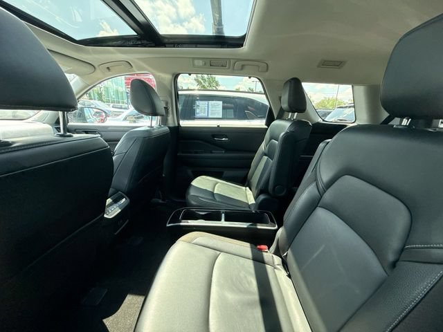 Used 2023 Nissan Pathfinder SL w/ SL Premium Package AWD/4WD image 9
