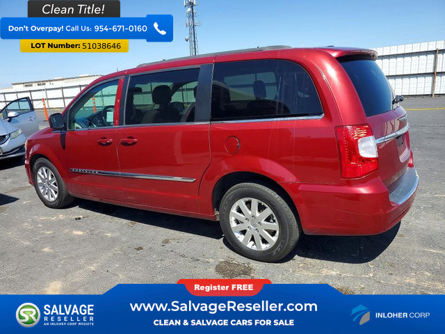 Used 2015 Chrysler Town & Country Touring FWD image 3