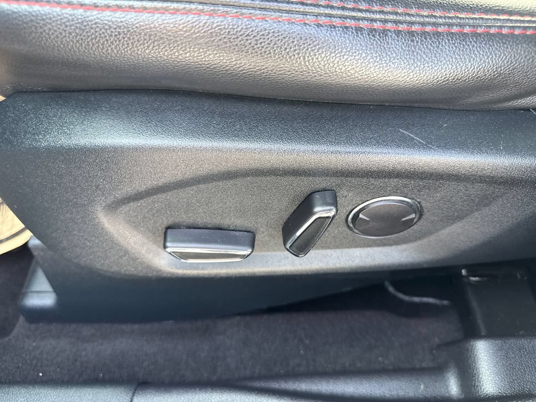 Used 2018 Ford Explorer Sport w/ Equipment Group 401A AWD/4WD image 19