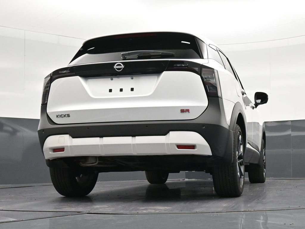 Used 2025 Nissan Kicks SR FWD image 30
