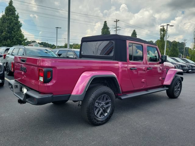 Used 2024 Jeep Gladiator Sport AWD/4WD image 4