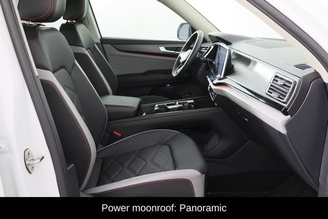 Used 2025 Volkswagen Atlas Peak Edition SE AWD/4WD image 19