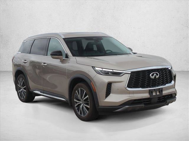 Used 2023 INFINITI QX60 Sensory w/ Vision Package AWD/4WD image 3