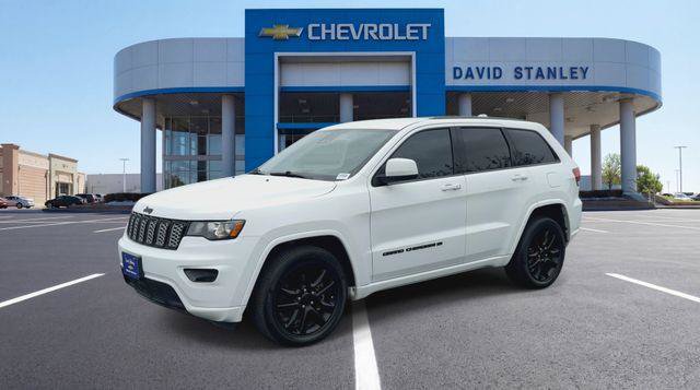 Used 2022 Jeep Grand Cherokee Laredo X RWD image 4