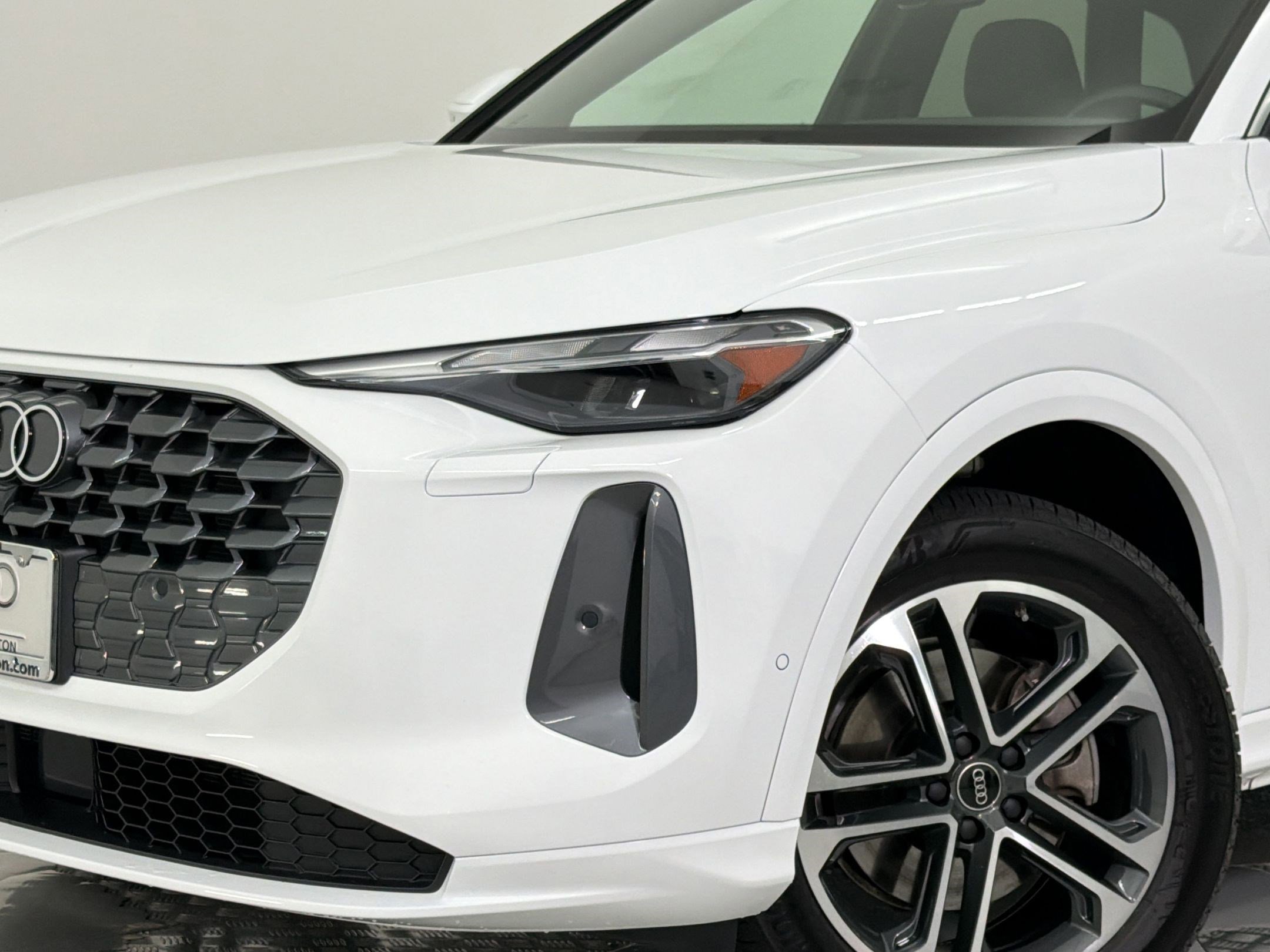 Certified 2025 Audi Q5 Premium w/ Convenience Package AWD/4WD image 11