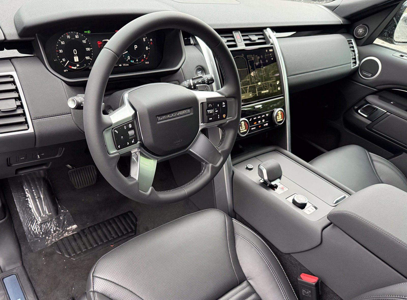 New 2026 Land Rover Discovery S AWD/4WD image 13