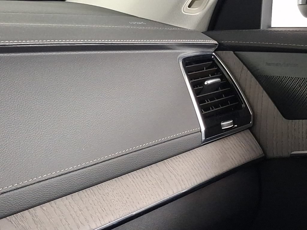 Certified 2023 Volvo XC90 T8 Ultimate AWD/4WD image 33