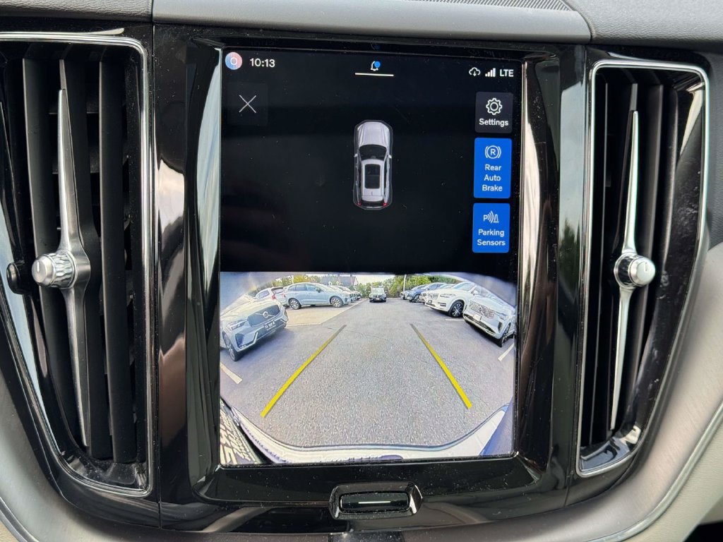 Certified 2024 Volvo XC60 B5 Core w/ Protection Package Premier AWD/4WD image 25