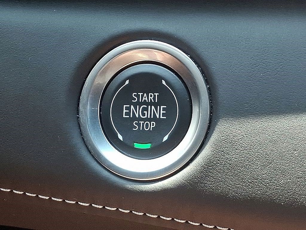 Certified 2024 Cadillac Escalade ESV Sport Platinum AWD/4WD image 27